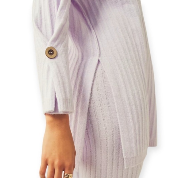 Free People Around The Clock Soft Lavender Pullover Cozy Henley Style SZ Medium - Picture 3 of 11
